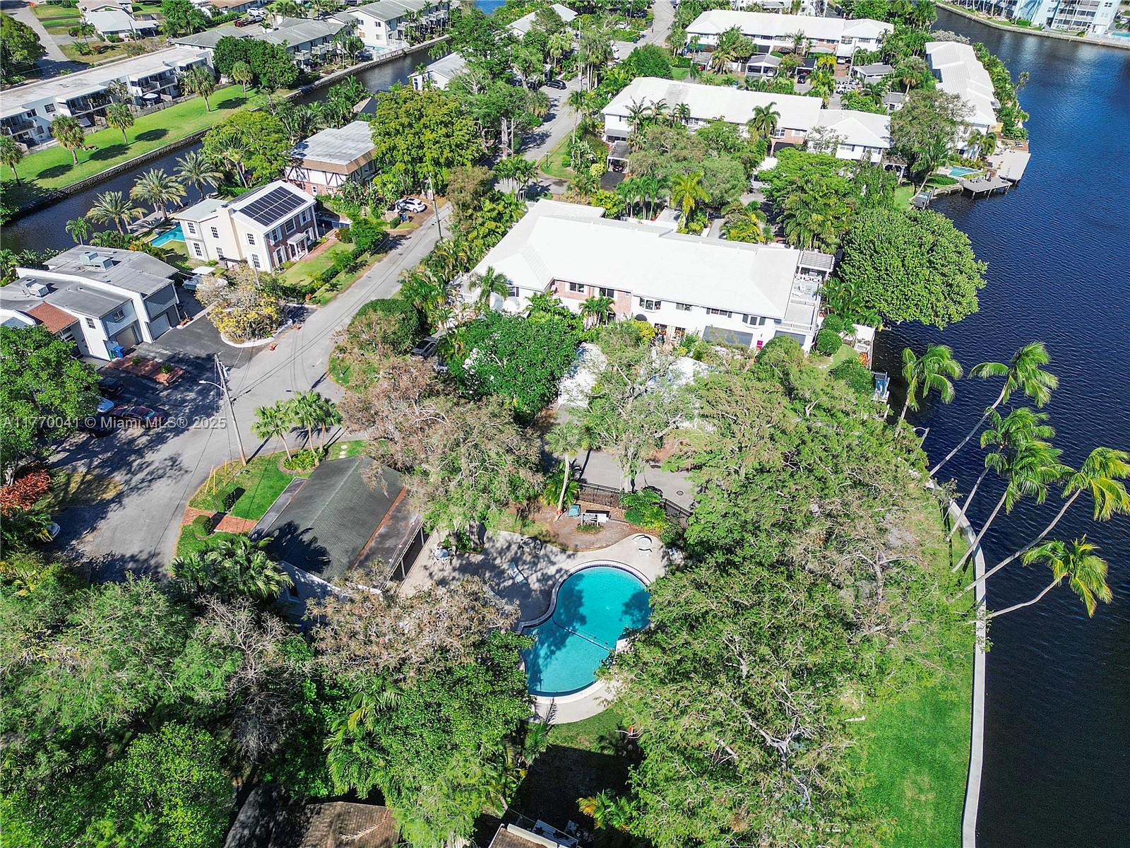 Property for Sale at 8 Hathaway Ln, Wilton Manors, Broward County, Florida - Bedrooms: 2 
Bathrooms: 2  - $549,000