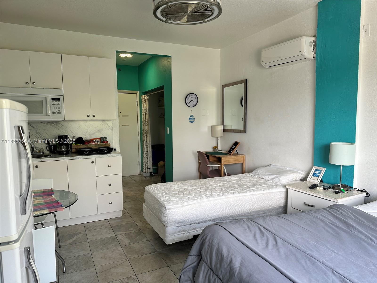 ROYAL SOUTH BEACH CONDO - Residential