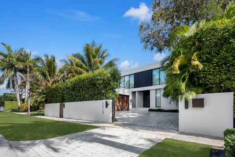 Photo of 6015 N Bay Rd, Miami Beach, FL 33140 (MLS # A12069894)