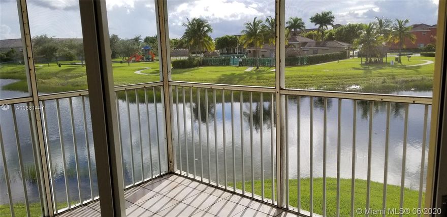 Beautiful 2 beds condo on second floor with splendid views over the lake. Laminate and tile , tiled balcony. HOA fees cover: water, garbage, ATT cable U-verse, High speed internet, alarm monitoring, pest control, clubhouse and tennis club