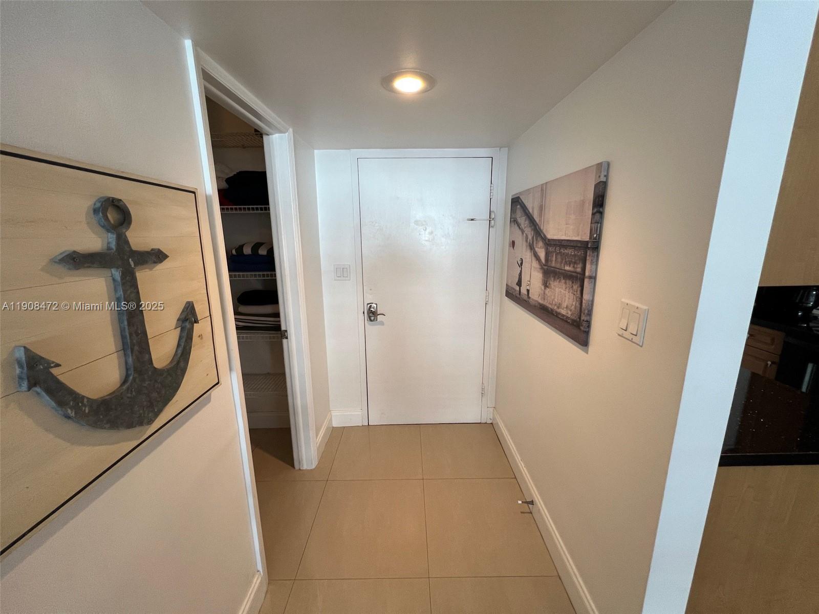 THE DECOPLAGE CONDO - Residential