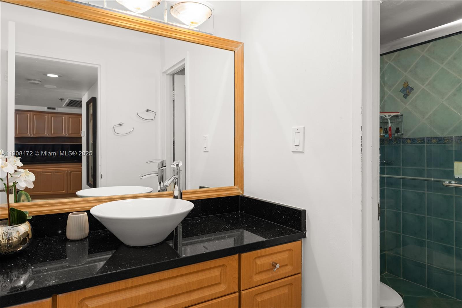 THE DECOPLAGE CONDO - Residential