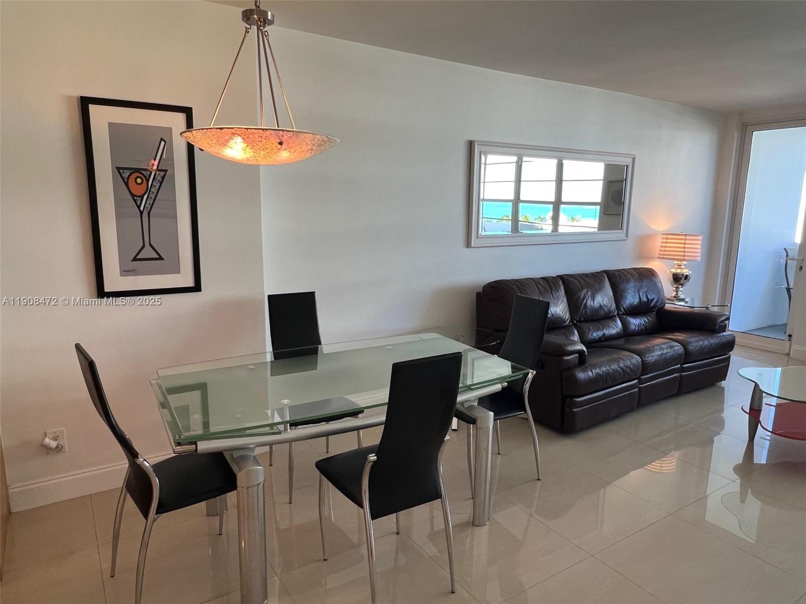 THE DECOPLAGE CONDO - Residential