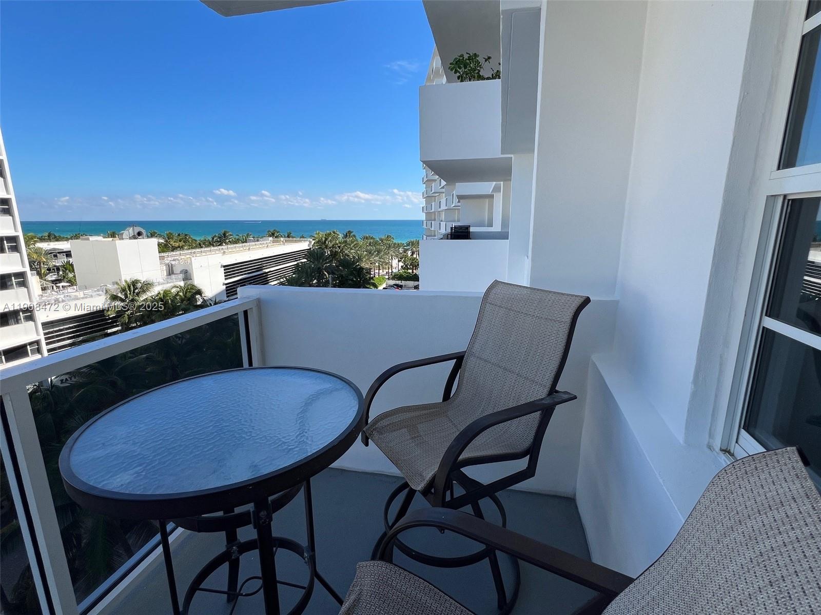 THE DECOPLAGE CONDO - Residential