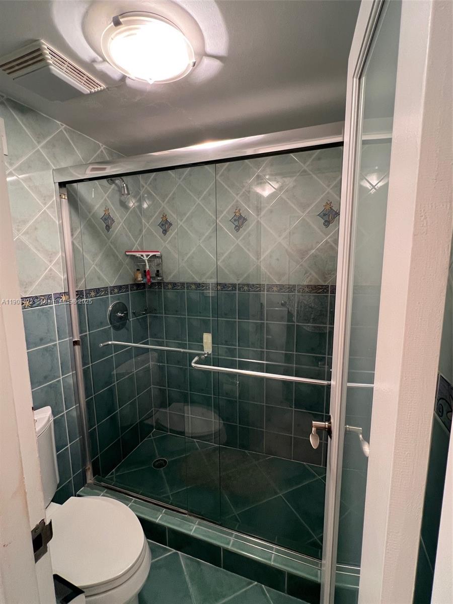 THE DECOPLAGE CONDO - Residential