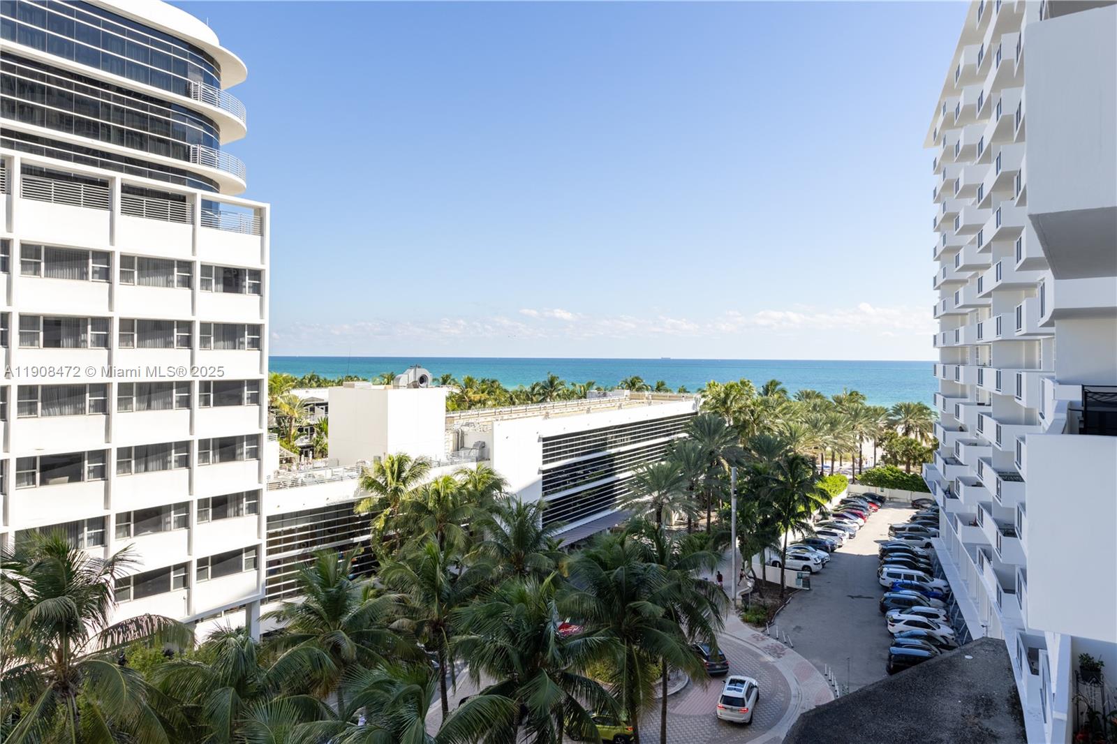 THE DECOPLAGE CONDO - Residential