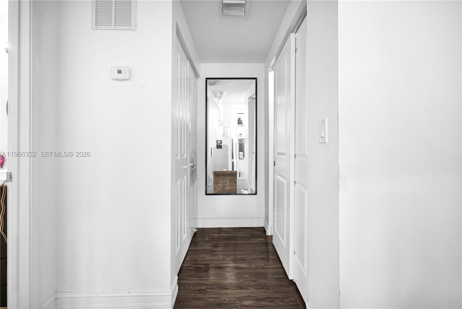 ELEVEN CONDO - Residential