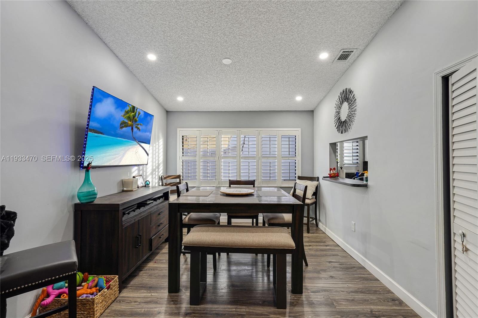 WEST LAKES GARDENS - Residential