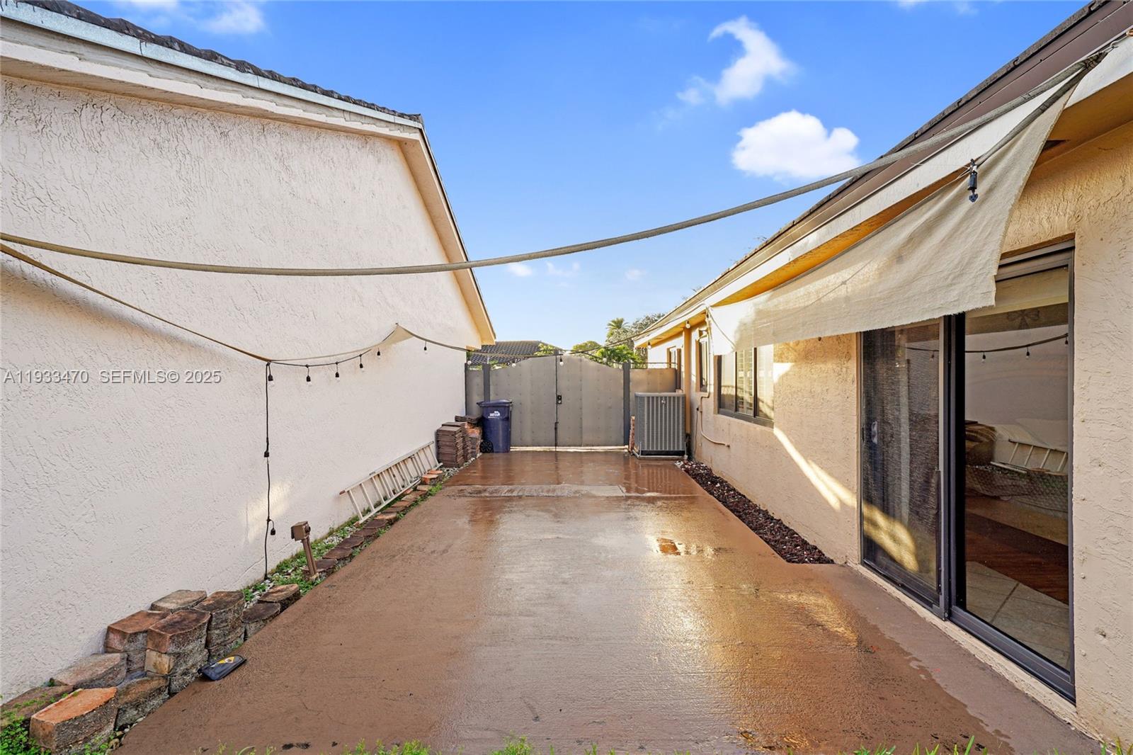 WEST LAKES GARDENS - Residential