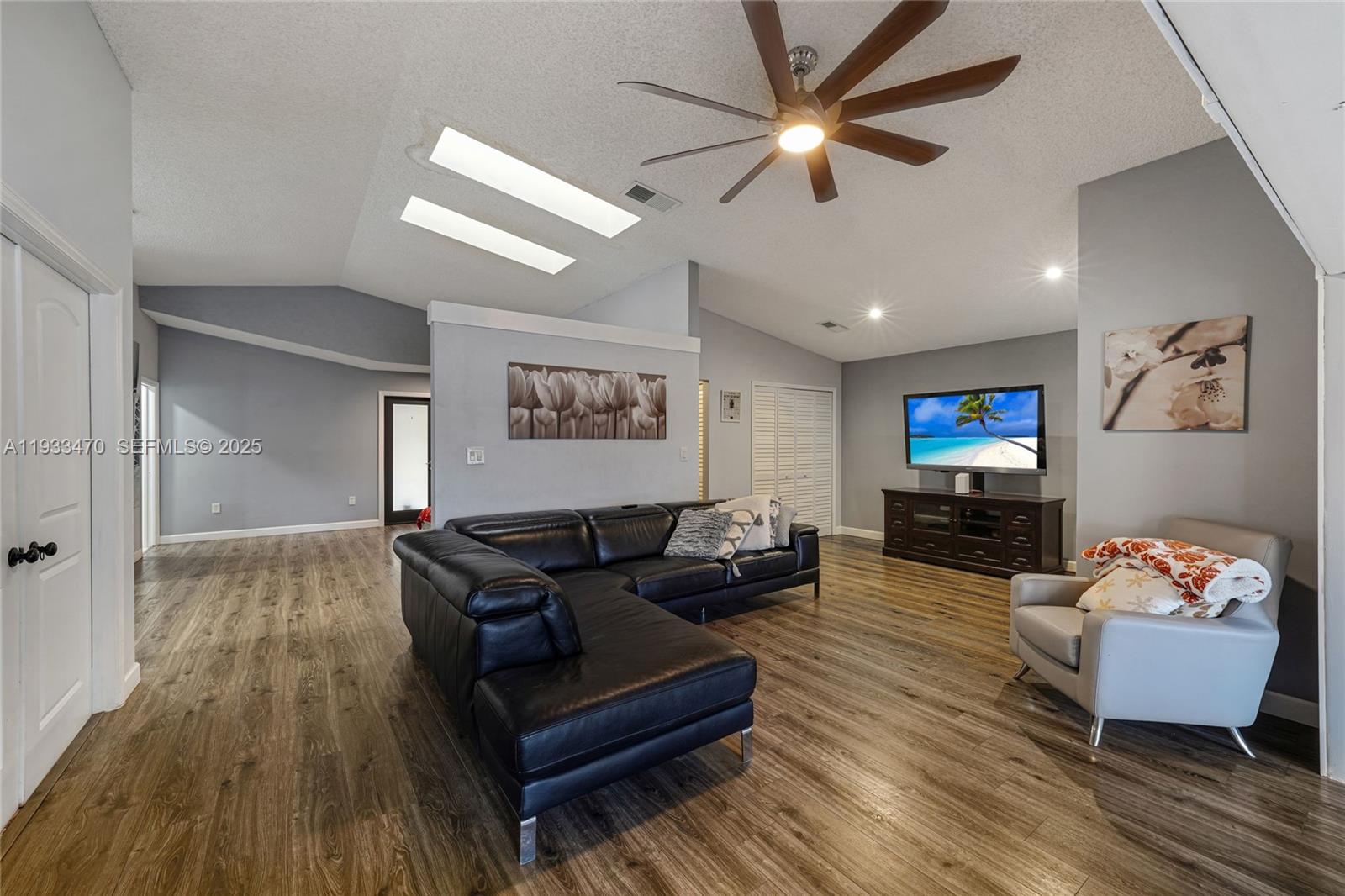 WEST LAKES GARDENS - Residential