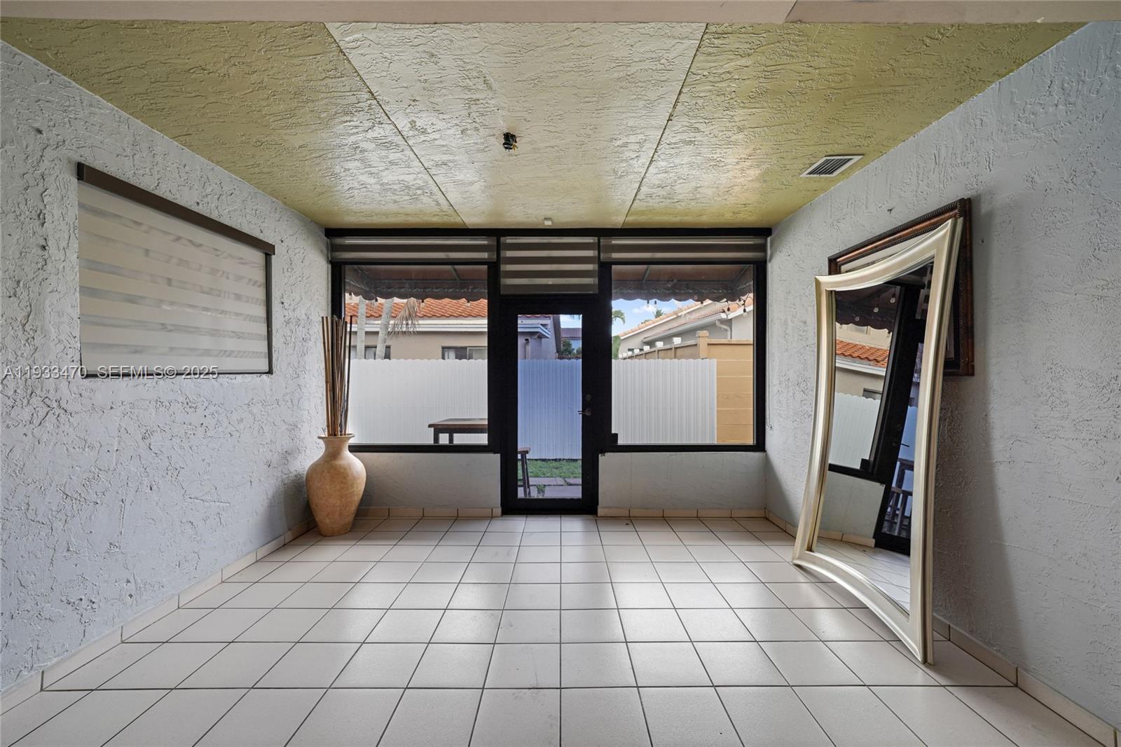 WEST LAKES GARDENS - Residential