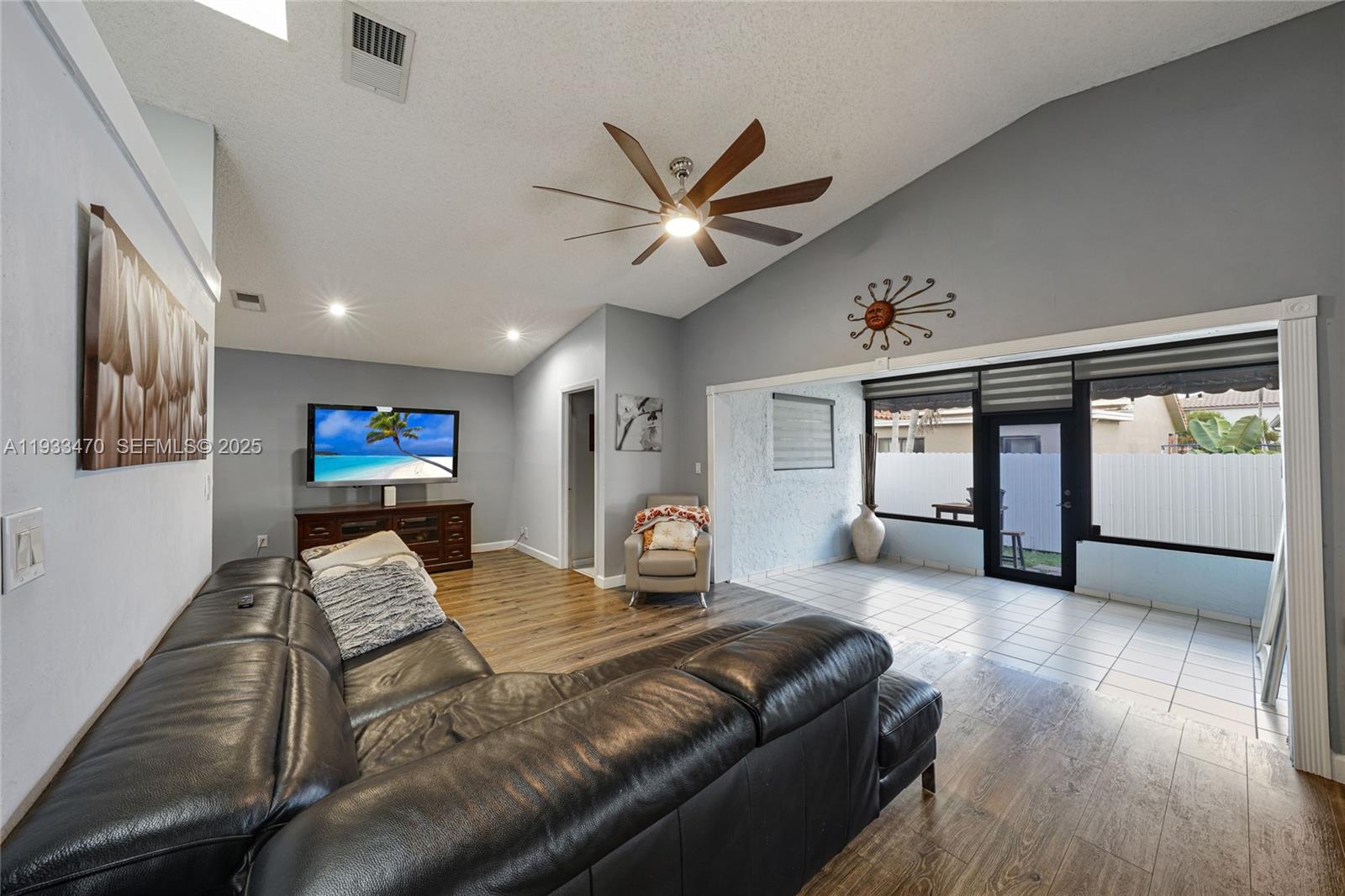 WEST LAKES GARDENS - Residential