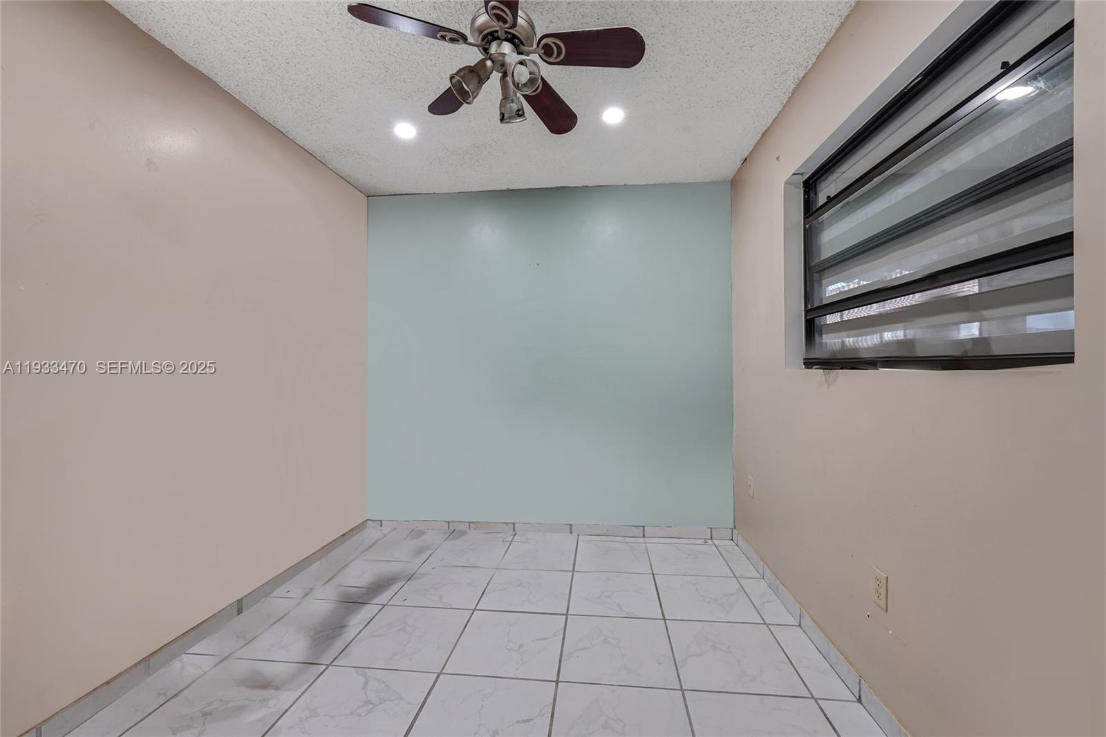 WEST LAKES GARDENS - Residential