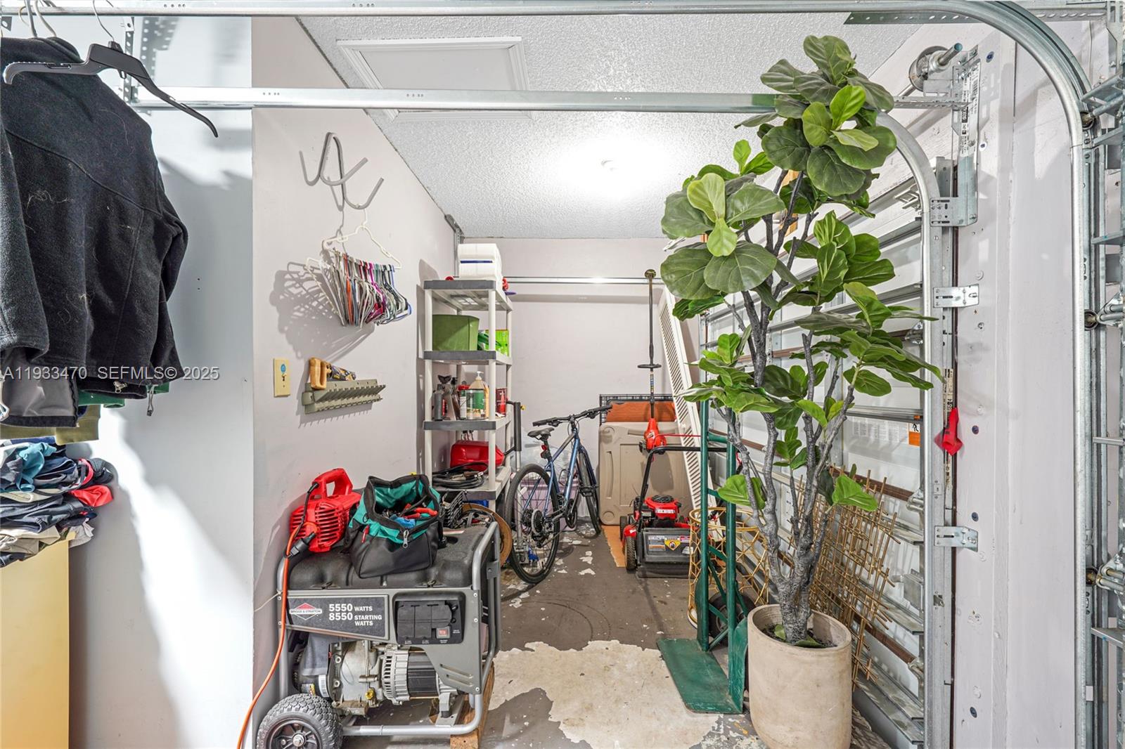 WEST LAKES GARDENS - Residential