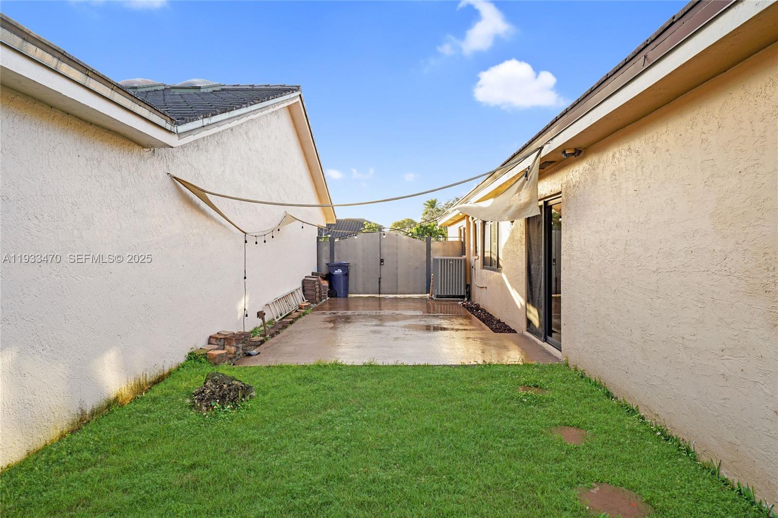 WEST LAKES GARDENS - Residential