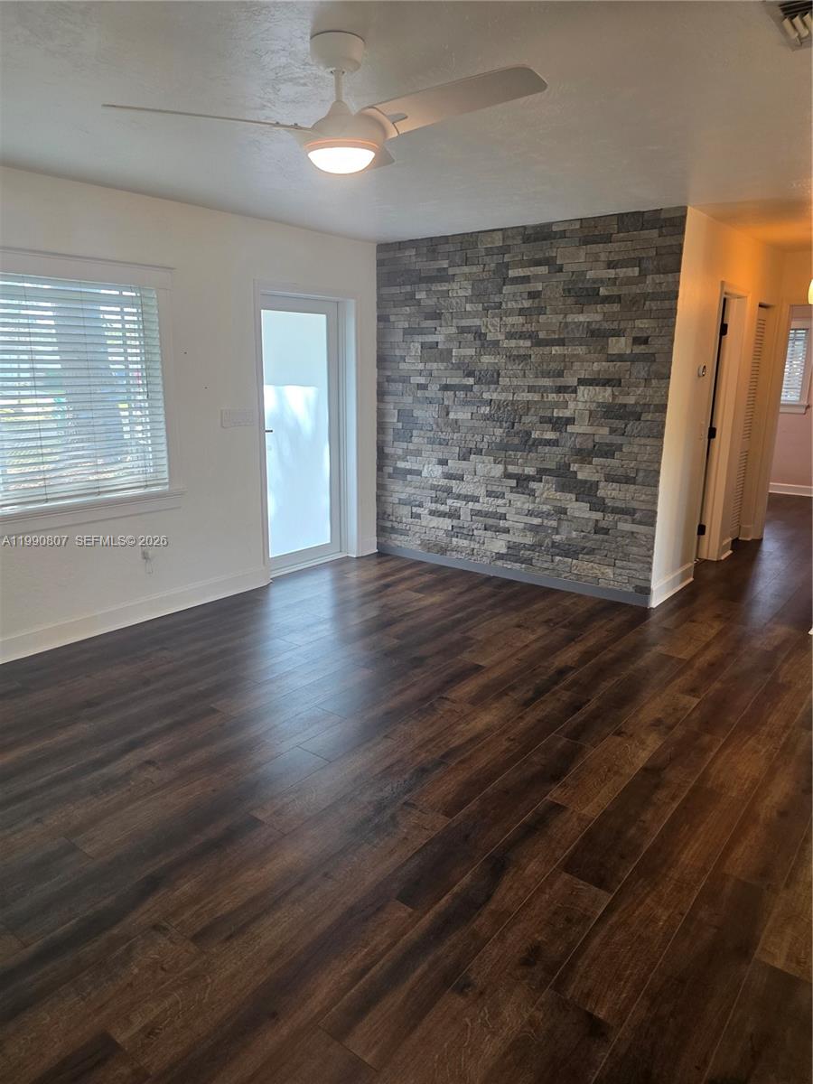 S CORAL HOMES SEC 3 - Residential