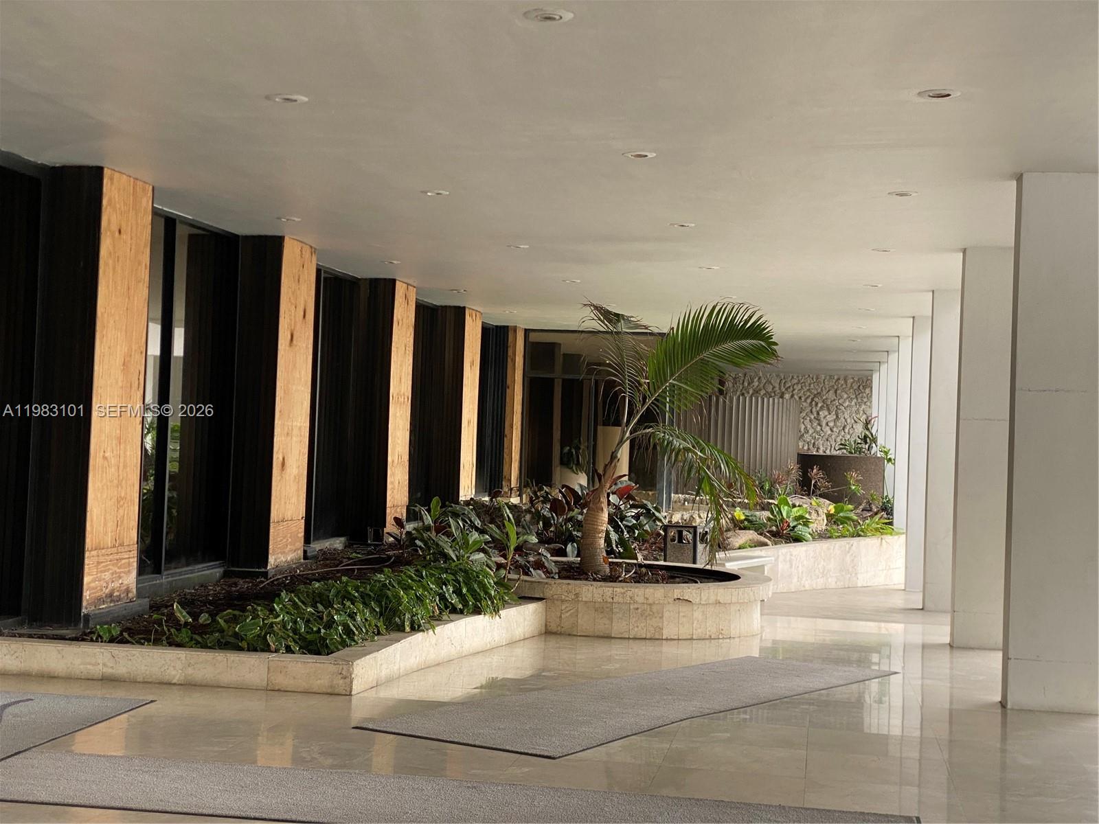 5555 Collins Ave 17A