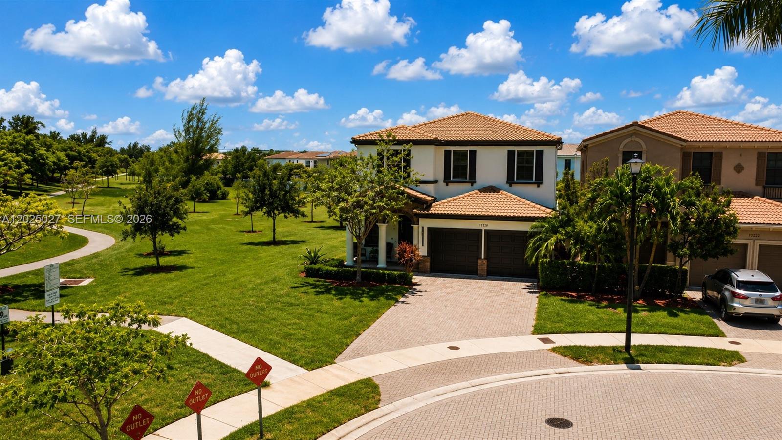 19220 NE 9th Pl, Miami FL 33179