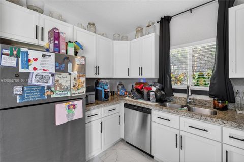 Tiny photo for 375 NW 28th Ave, Fort Lauderdale, FL 33311 (MLS # A12004788)