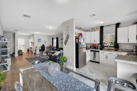 Tiny photo for 375 NW 28th Ave, Fort Lauderdale, FL 33311 (MLS # A12004788)