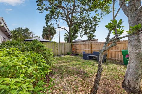 Tiny photo for 375 NW 28th Ave, Fort Lauderdale, FL 33311 (MLS # A12004788)