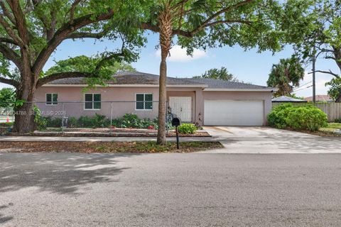 Tiny photo for 375 NW 28th Ave, Fort Lauderdale, FL 33311 (MLS # A12004788)
