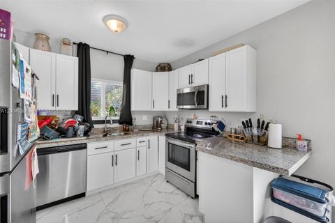 Tiny photo for 375 NW 28th Ave, Fort Lauderdale, FL 33311 (MLS # A12004788)