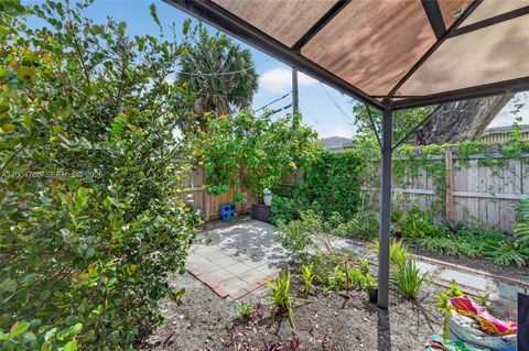 Tiny photo for 375 NW 28th Ave, Fort Lauderdale, FL 33311 (MLS # A12004788)