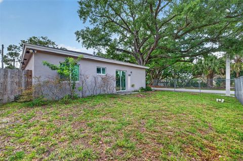 Tiny photo for 375 NW 28th Ave, Fort Lauderdale, FL 33311 (MLS # A12004788)
