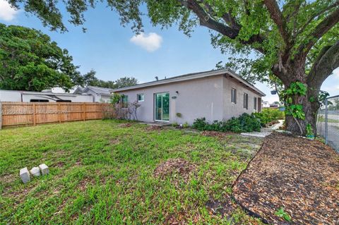 Tiny photo for 375 NW 28th Ave, Fort Lauderdale, FL 33311 (MLS # A12004788)