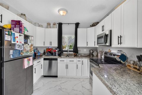 Tiny photo for 375 NW 28th Ave, Fort Lauderdale, FL 33311 (MLS # A12004788)