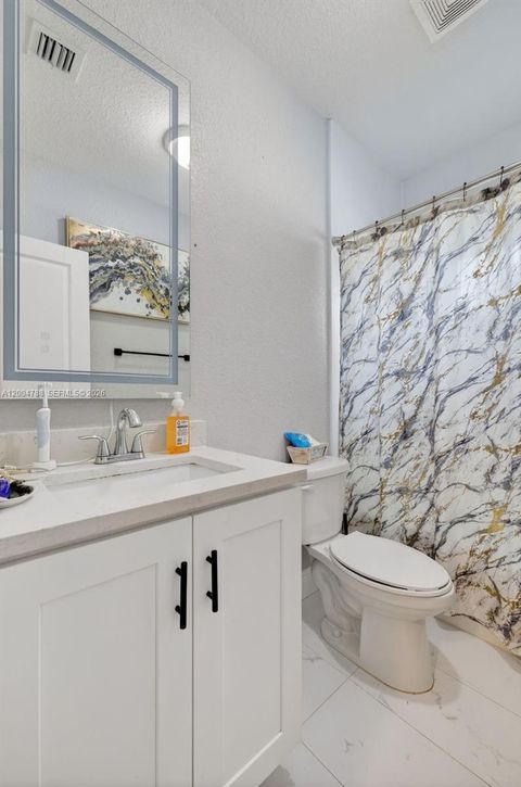 Tiny photo for 375 NW 28th Ave, Fort Lauderdale, FL 33311 (MLS # A12004788)