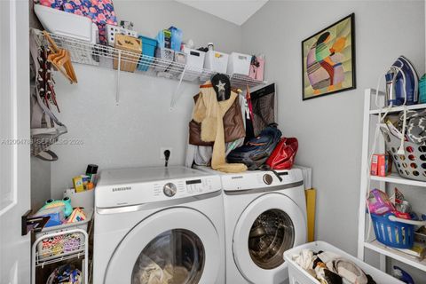 Tiny photo for 375 NW 28th Ave, Fort Lauderdale, FL 33311 (MLS # A12004788)