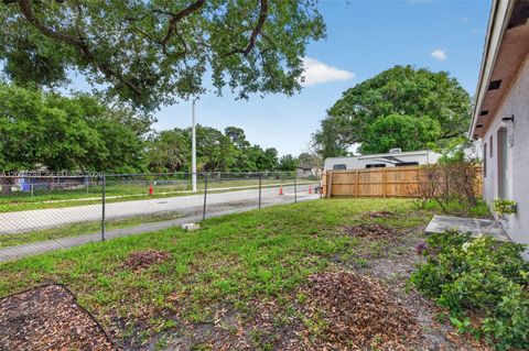 Tiny photo for 375 NW 28th Ave, Fort Lauderdale, FL 33311 (MLS # A12004788)
