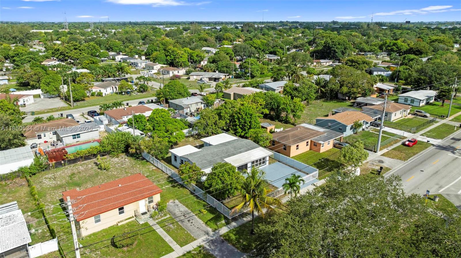 LAUDERDALE MANORS AMD PLA - Residential