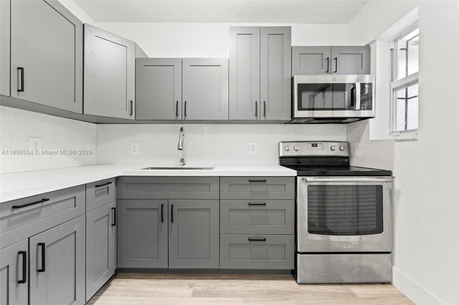 LAUDERDALE MANORS AMD PLA - Residential