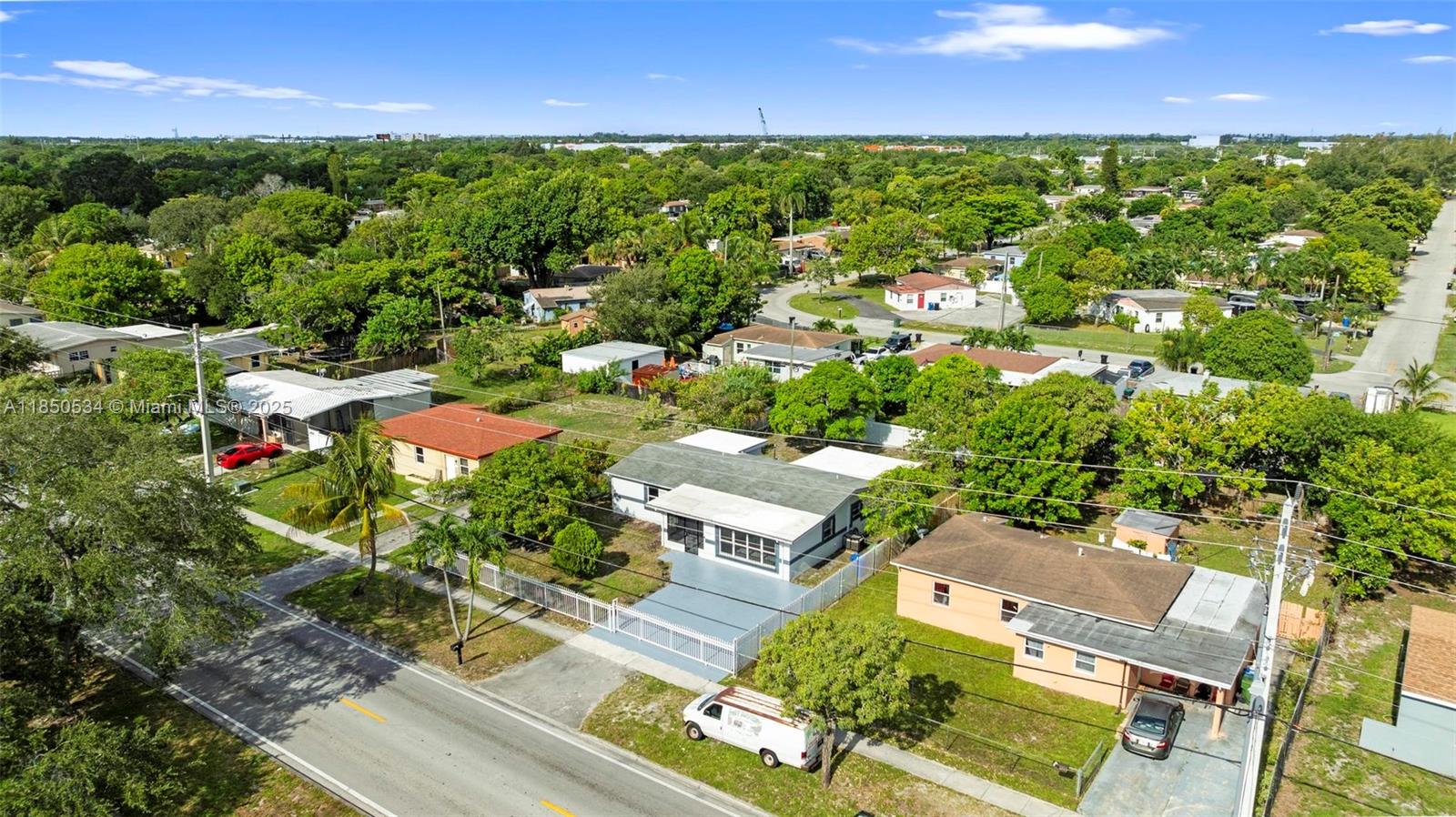 LAUDERDALE MANORS AMD PLA - Residential