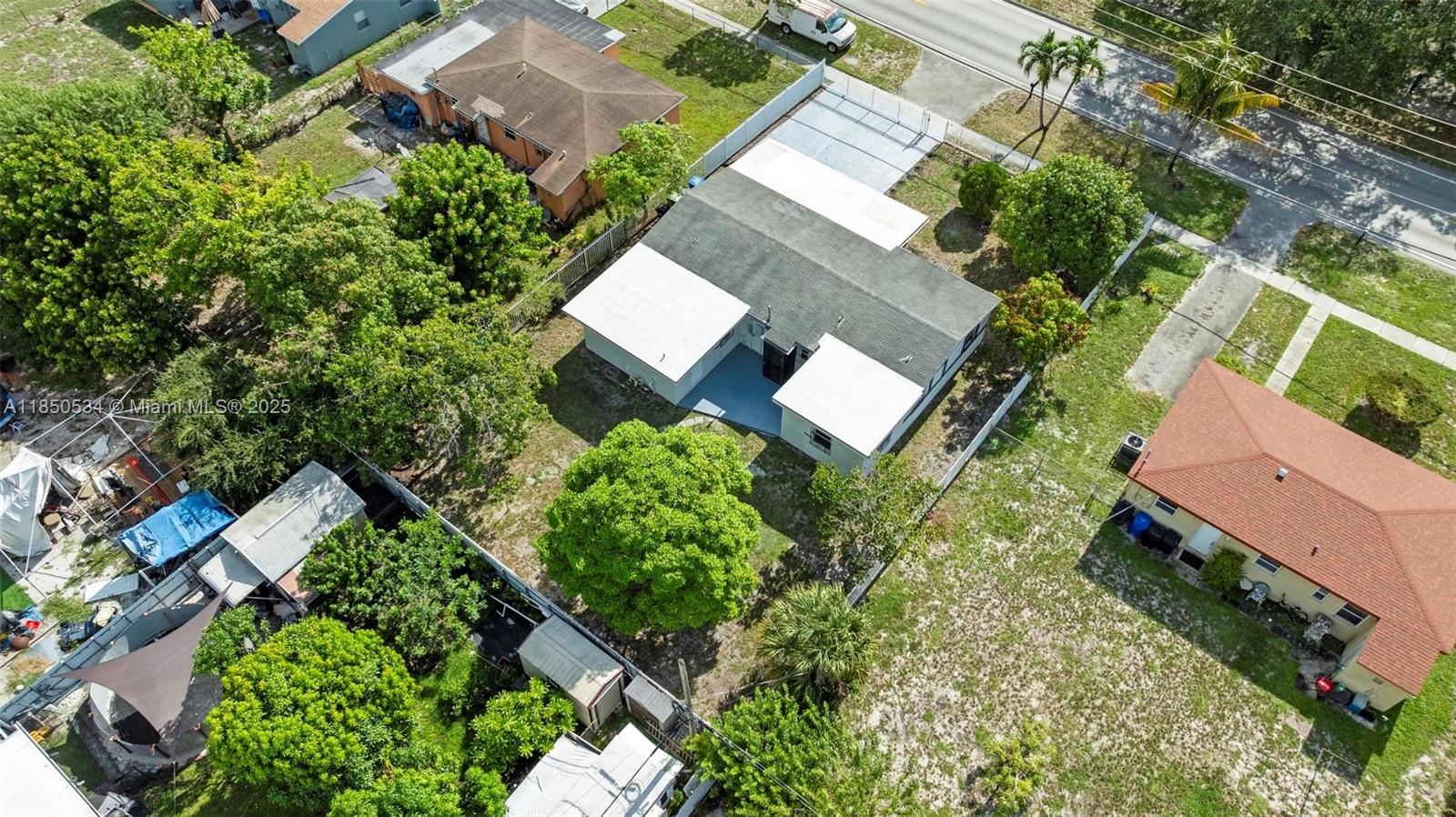 LAUDERDALE MANORS AMD PLA - Residential