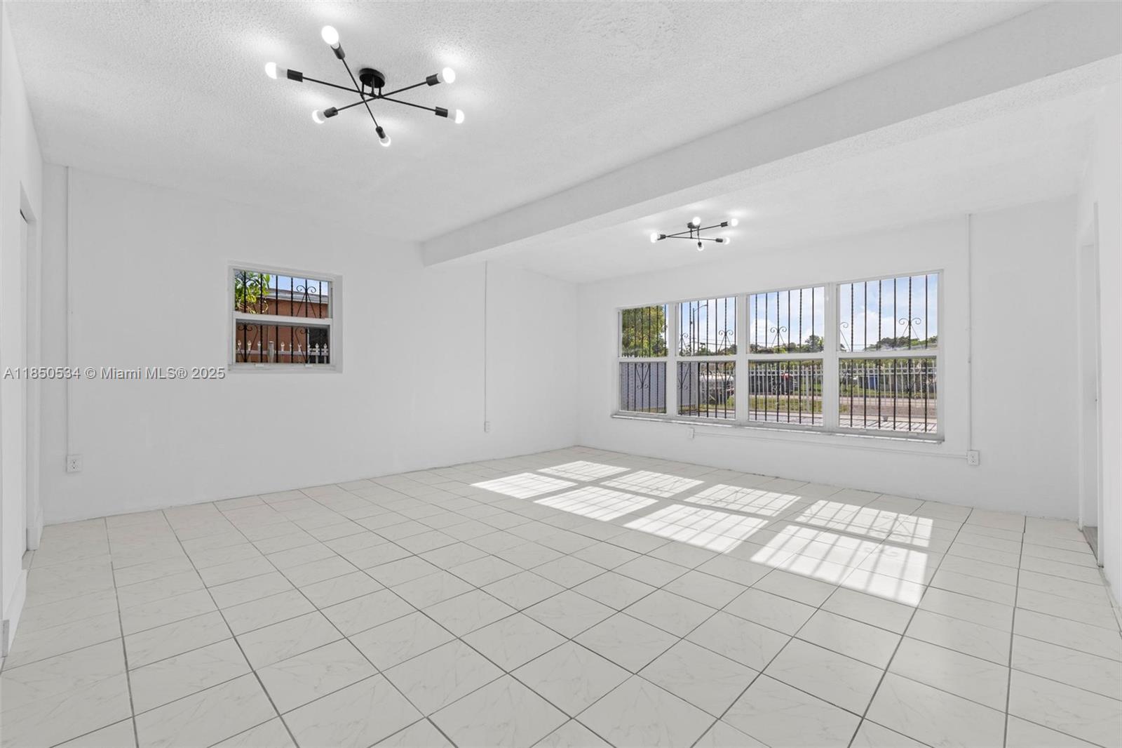 LAUDERDALE MANORS AMD PLA - Residential