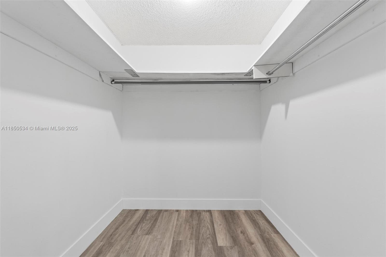 LAUDERDALE MANORS AMD PLA - Residential