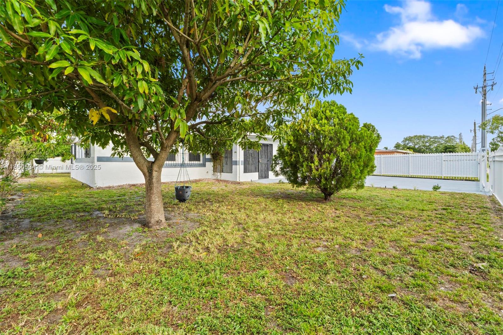 LAUDERDALE MANORS AMD PLA - Residential