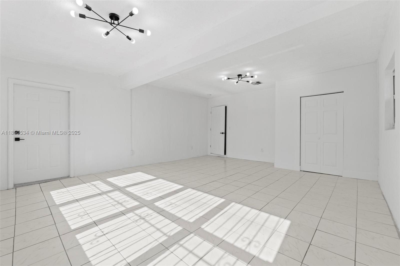 LAUDERDALE MANORS AMD PLA - Residential