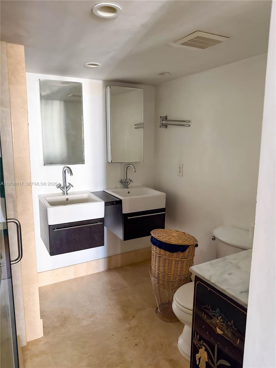 VENETIA CONDO - Residential