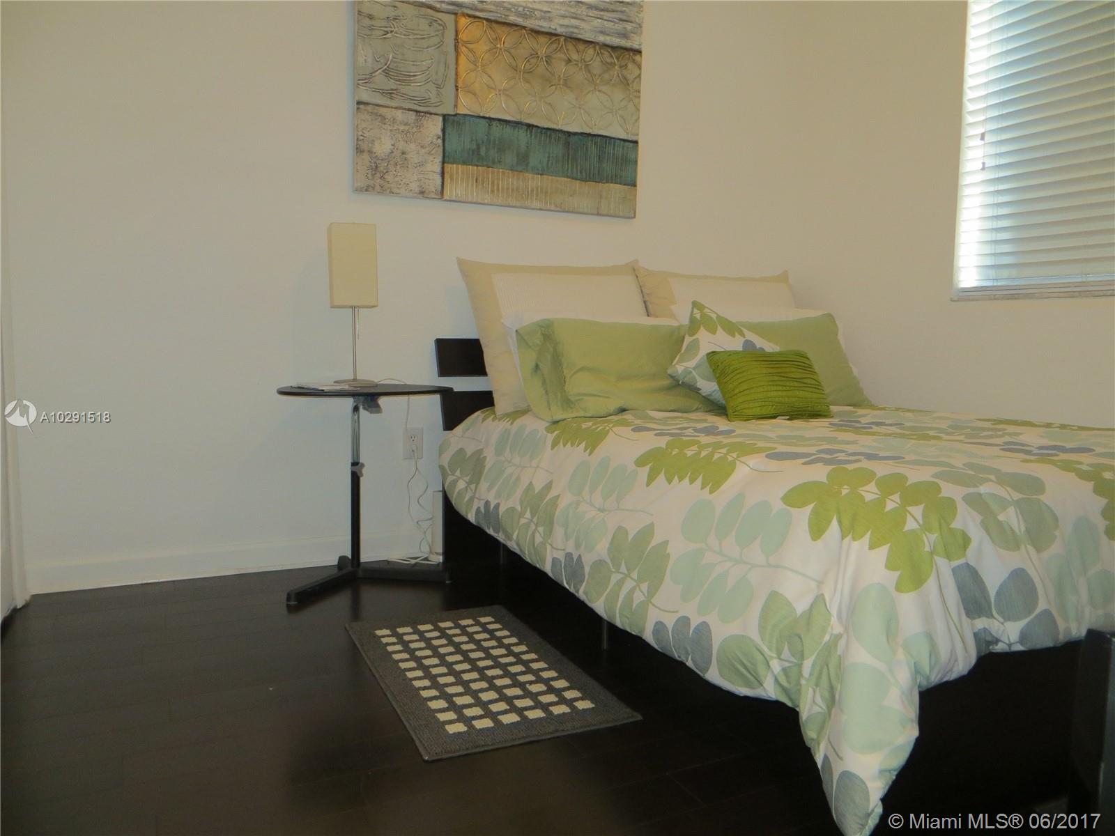 ISLANDS AT DORAL 1ST ADDN - Residential Lease