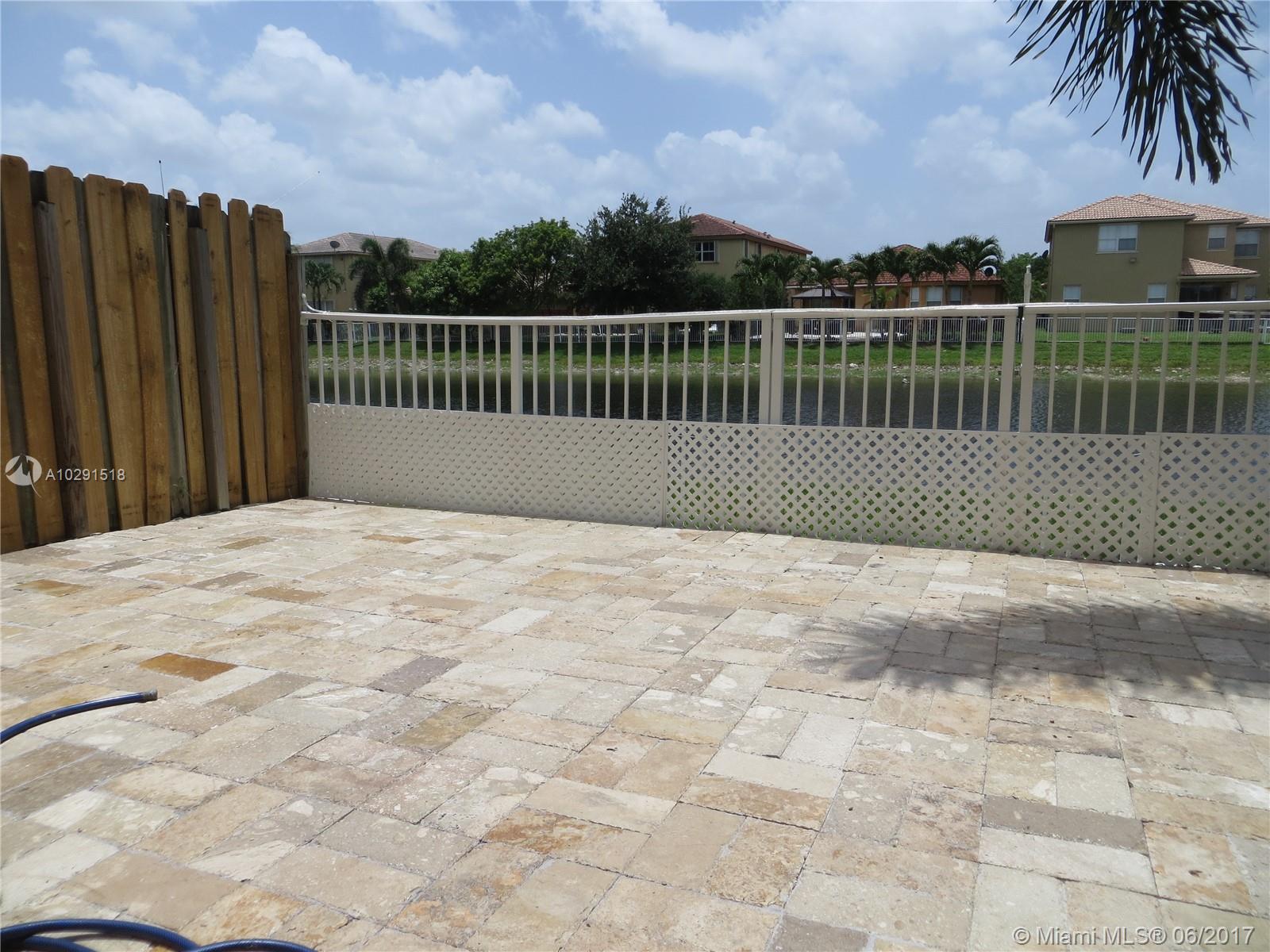 ISLANDS AT DORAL 1ST ADDN - Residential Lease