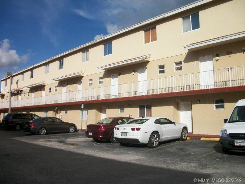 1ST FLOOR, ONE-STORY UNIT WITH LARGE PATIO AND COVERED TERRACE. OWNED FREE & CLEAR, SO THERE IS NO MORTGAGE. IT HAS LARGE TILES. IT HAS A SPACIOUS, KTICHEN, FAMILY ROOM AND BEDROOMS. THE KITCHEN HAS MANY CABINETS AND AN EAT-IN COUNTER TOP. THERE IS A PRIVATE LAUNDRY CLOSET WITH SEPARATE WASHER AND DRYER UNITS. THE PRIVATE BACKYARD HAS A LARGE COVERED TERRACE. OWNER WANTS HOUSEHOLD INCOME TO BE AT LEAST $4500 PER MONTH TO QUALIFY. MUST BE VERIFIABLE. **NO PETS PERMITTED**