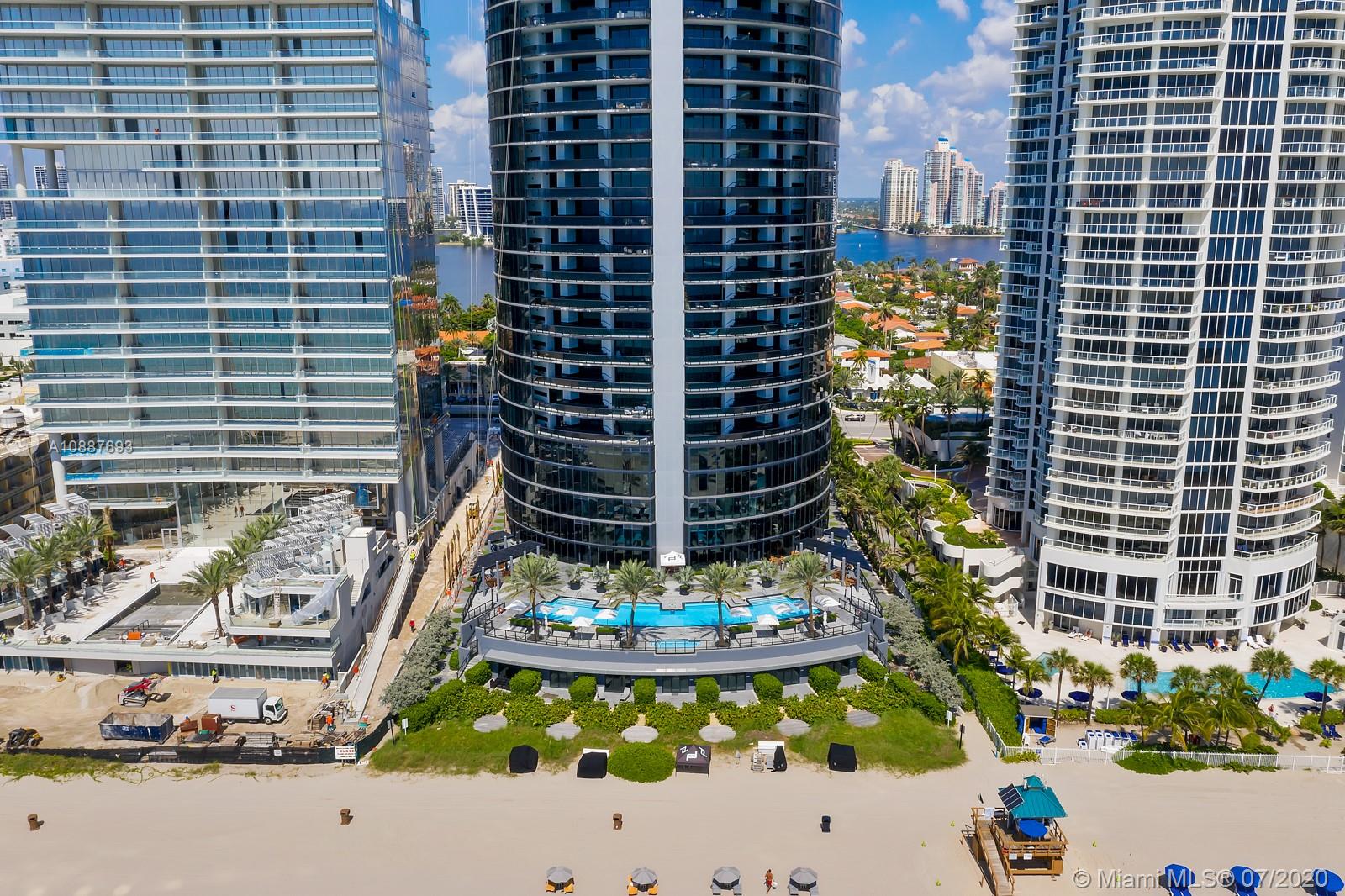 18555 COLLINS AVENUE COND - Residential