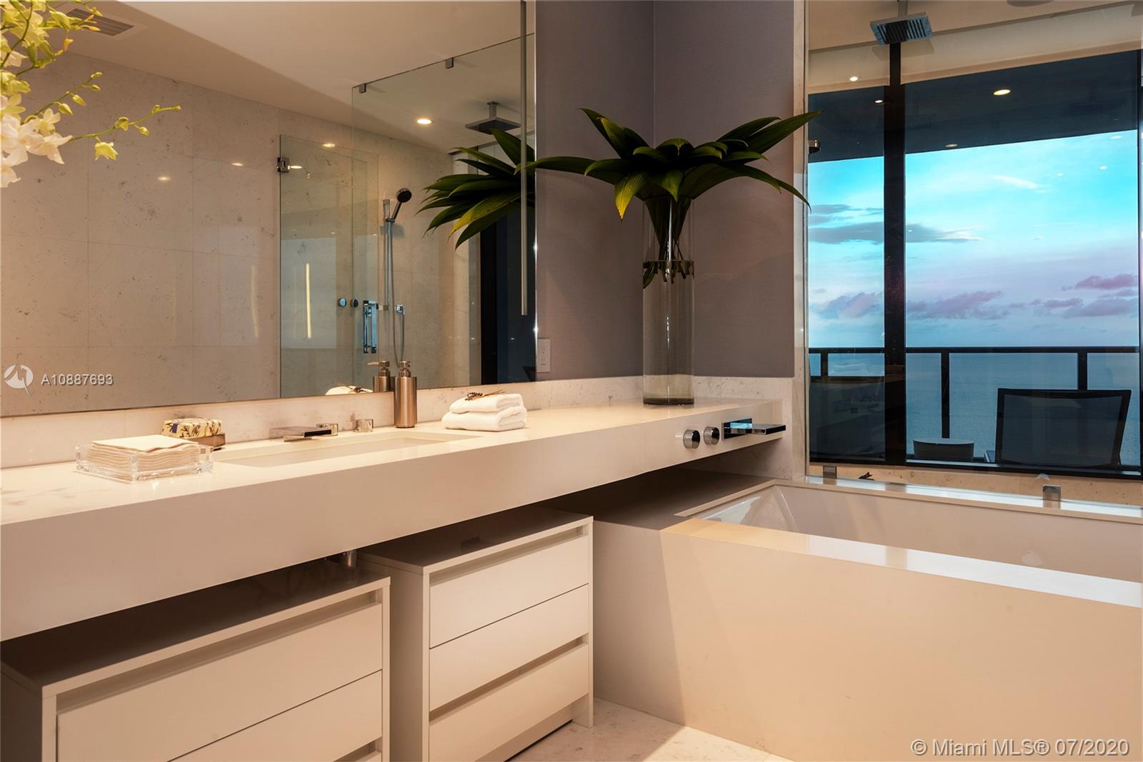 18555 COLLINS AVENUE COND - Residential