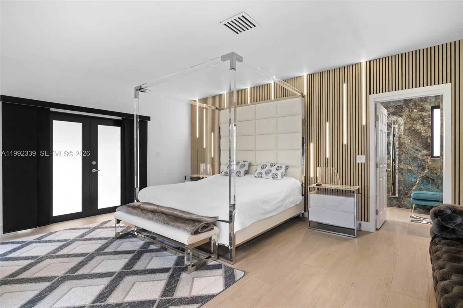 TAMIAMI PLACE PLAN NO 3 - Residential