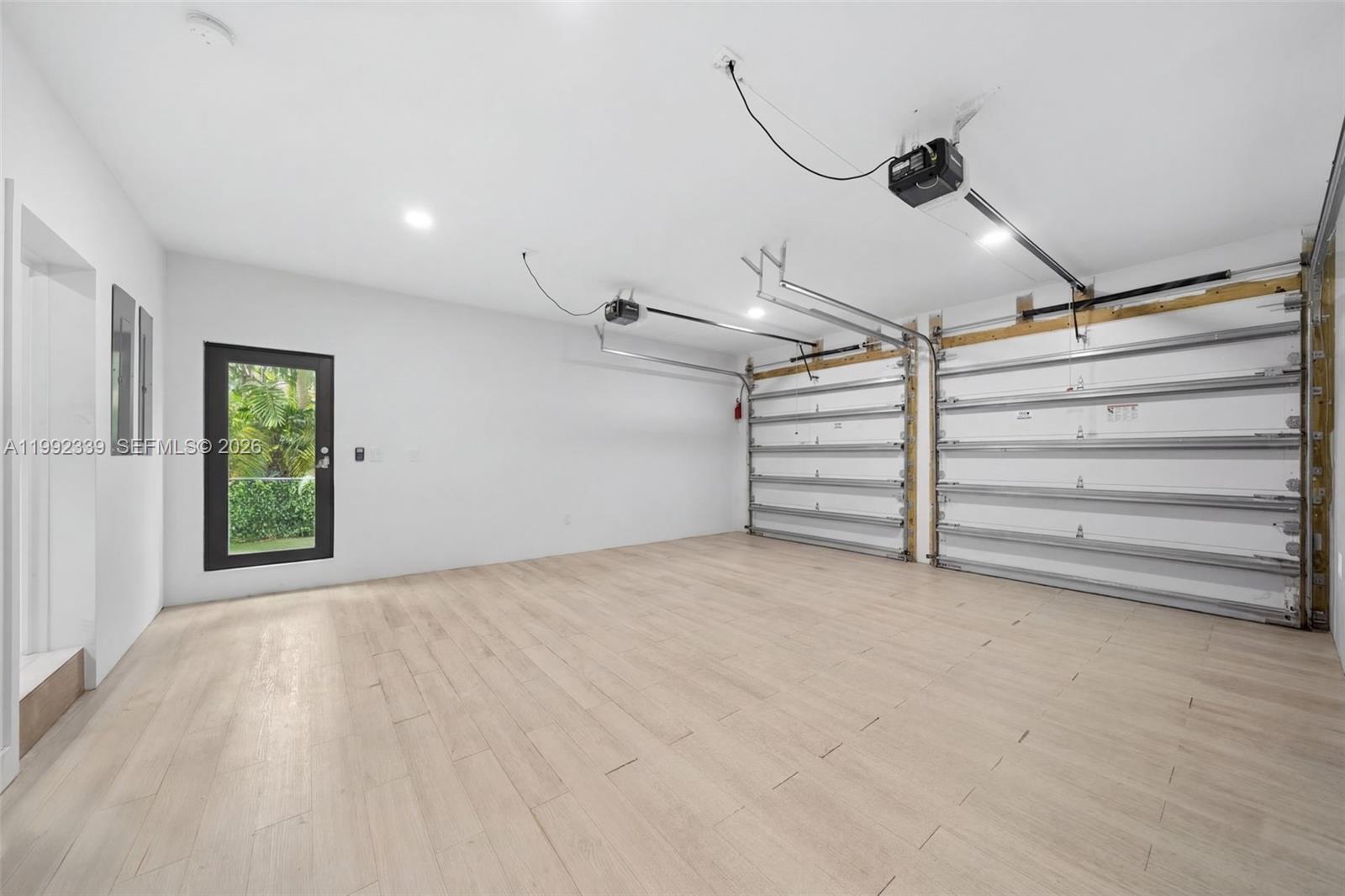 TAMIAMI PLACE PLAN NO 3 - Residential